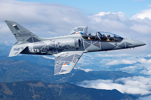 Babiš chce, aby evropské státy Ukrajině financovaly nákup letounů L-39NG Skyfox