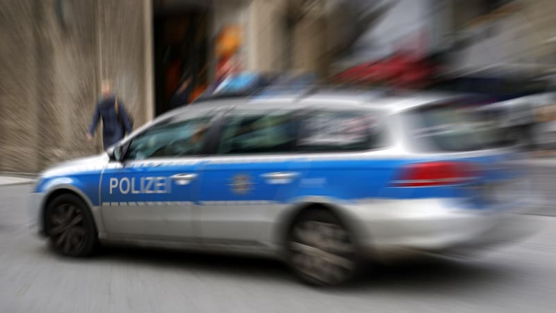 Střelba v Kolíně nad Rýnem: Záchranáři našli zraněné ležet kolem pumpy, jsou v nemocnici