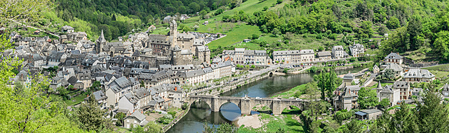 Zapomeňte na Provence. Středověké Estaing patří k největším pokladům Francie