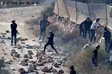 Osadníci obklíčili domy palestinských rodin, izraelský zásah nezabral