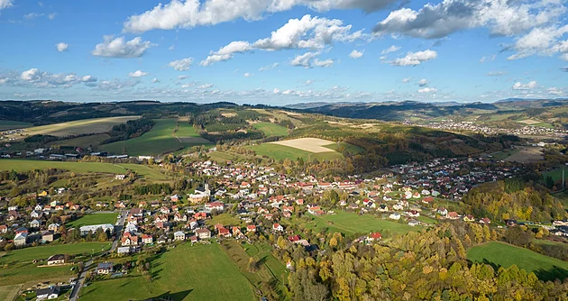 Ratiboř vyrobí víc energie, než sama spotřebuje. Teď je ve finále soutěže