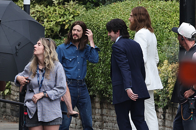 Pozor! Brouci už zase přecházejí. Tvůrci čtyř filmů o Beatles točili u Abbey Road